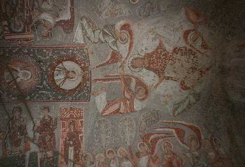 Wand- und Deckenmalerei in einer H�hlenkirche